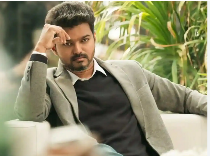 अभिनेता विजय के समर्थकों का जमावड़ा: एक राजनीतिक और सामाजिक चर्चा