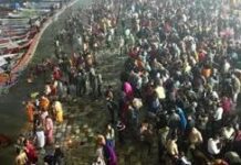 महाकुंभ में बचावकर्मियों ने 17 श्रद्धालुओं को डूबने से बचाया महाकुंभ में बचावकर्मियों ने 17 श्रद्धालुओं को डूबने से बचाया: एक साहसिक अभियान